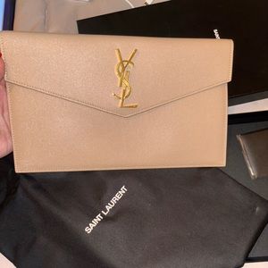 Ysl clutch nude nwt nib $450